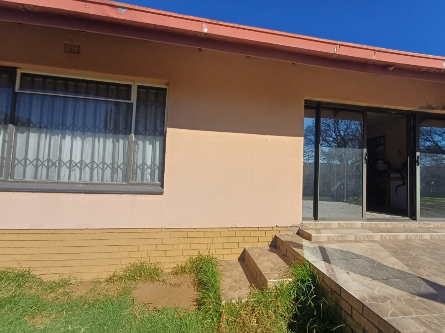 3 Bedroom Property for Sale in Vaalpark Free State